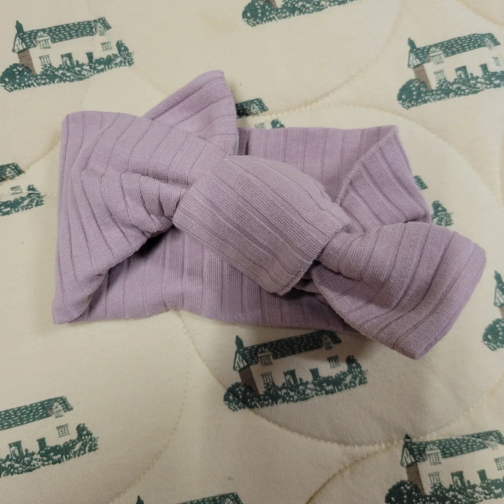 Kate Quinn bow headband